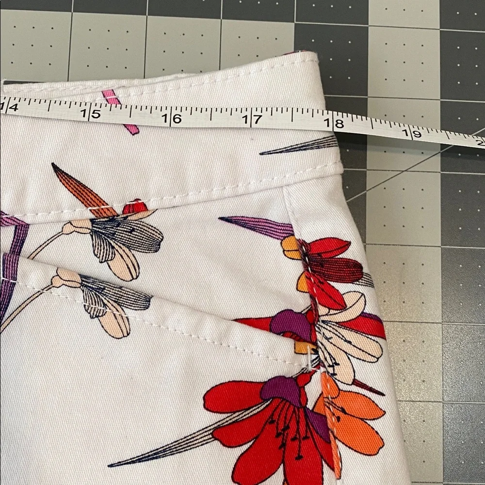 St. John’s Bay size 14 Floral Women's Shorts - Picture 4 of 7